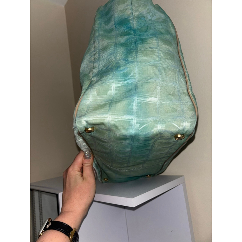 Women's Chanel Green New Travel Line Tote Bag One Size - Picture 10 of 17